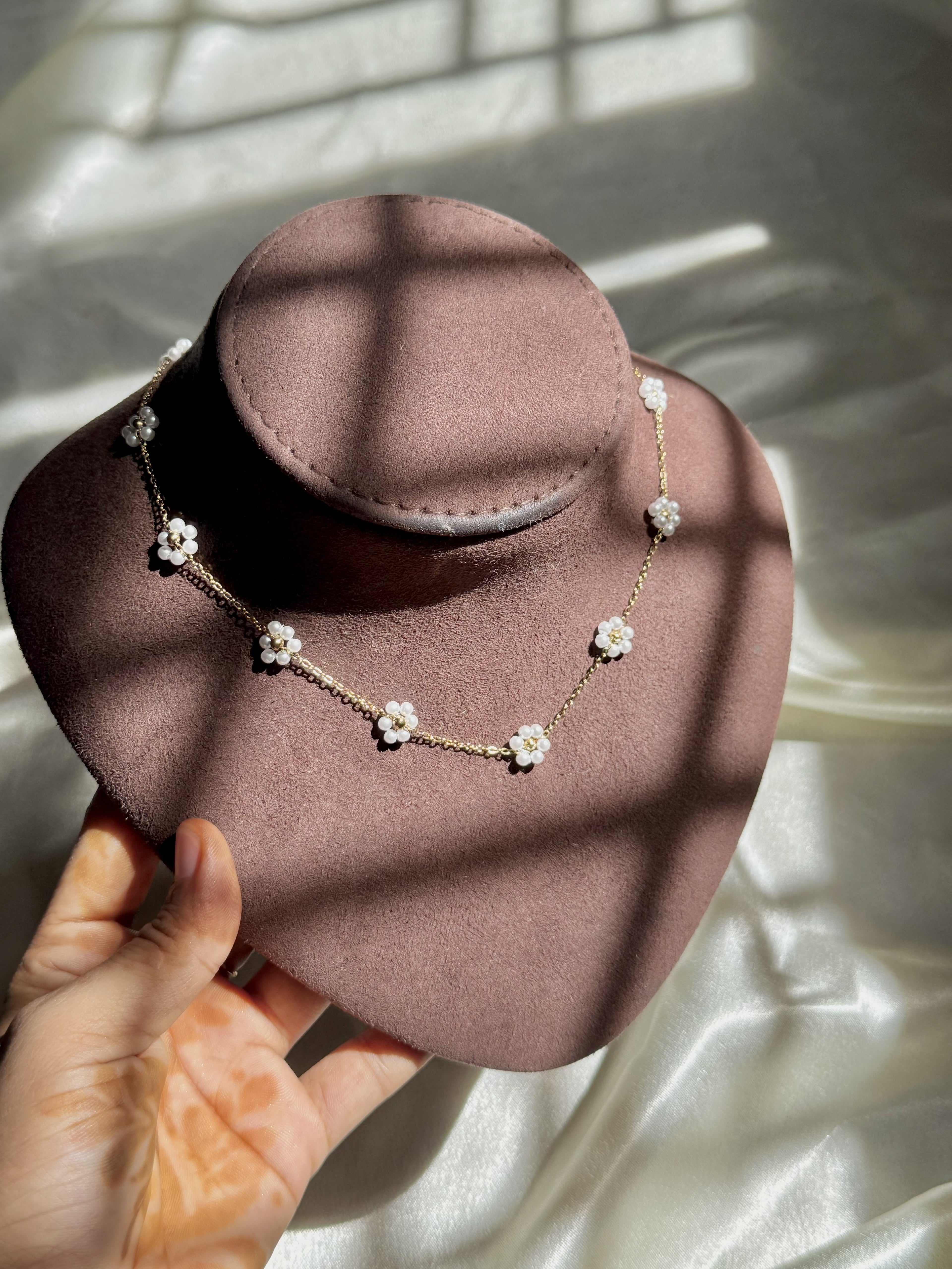 White Pearl Daisy Necklace