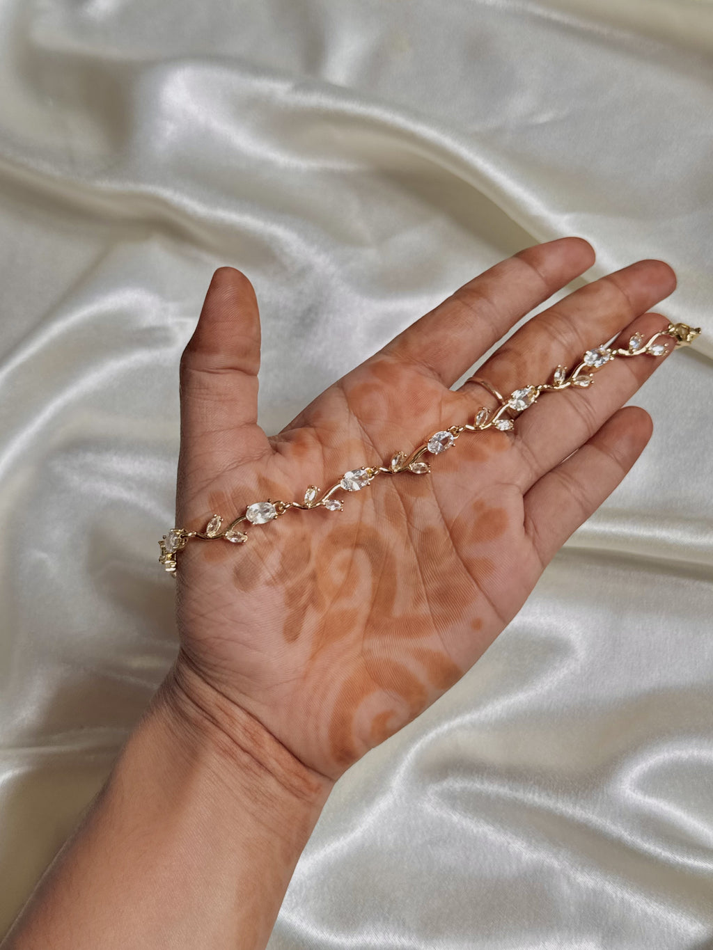 White Tulip Stone Bracelet