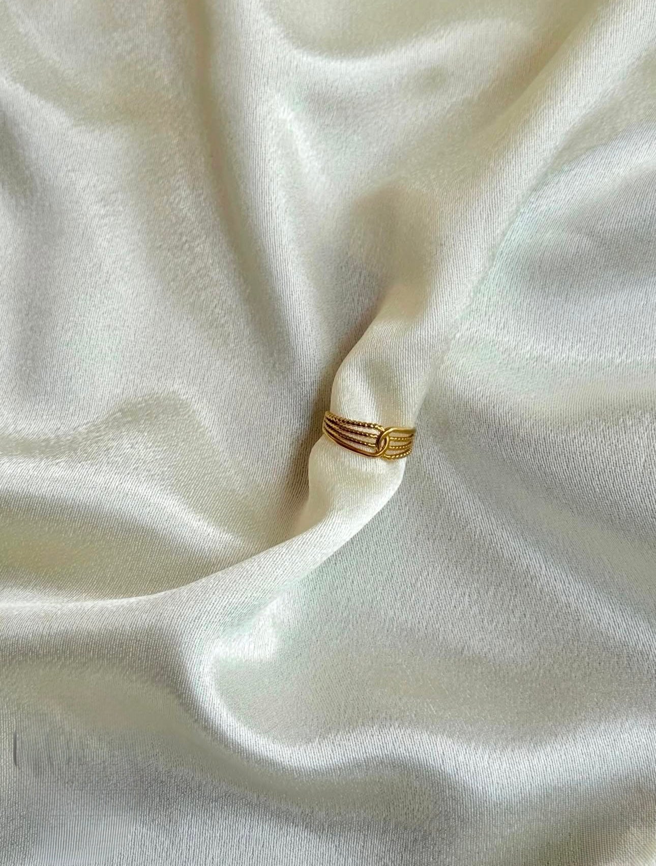 Eternal Knot Ring