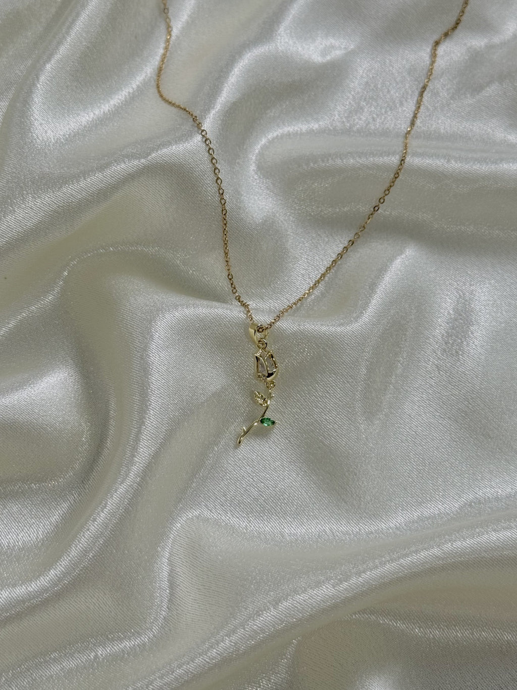 Rose of Grace Necklace (White)