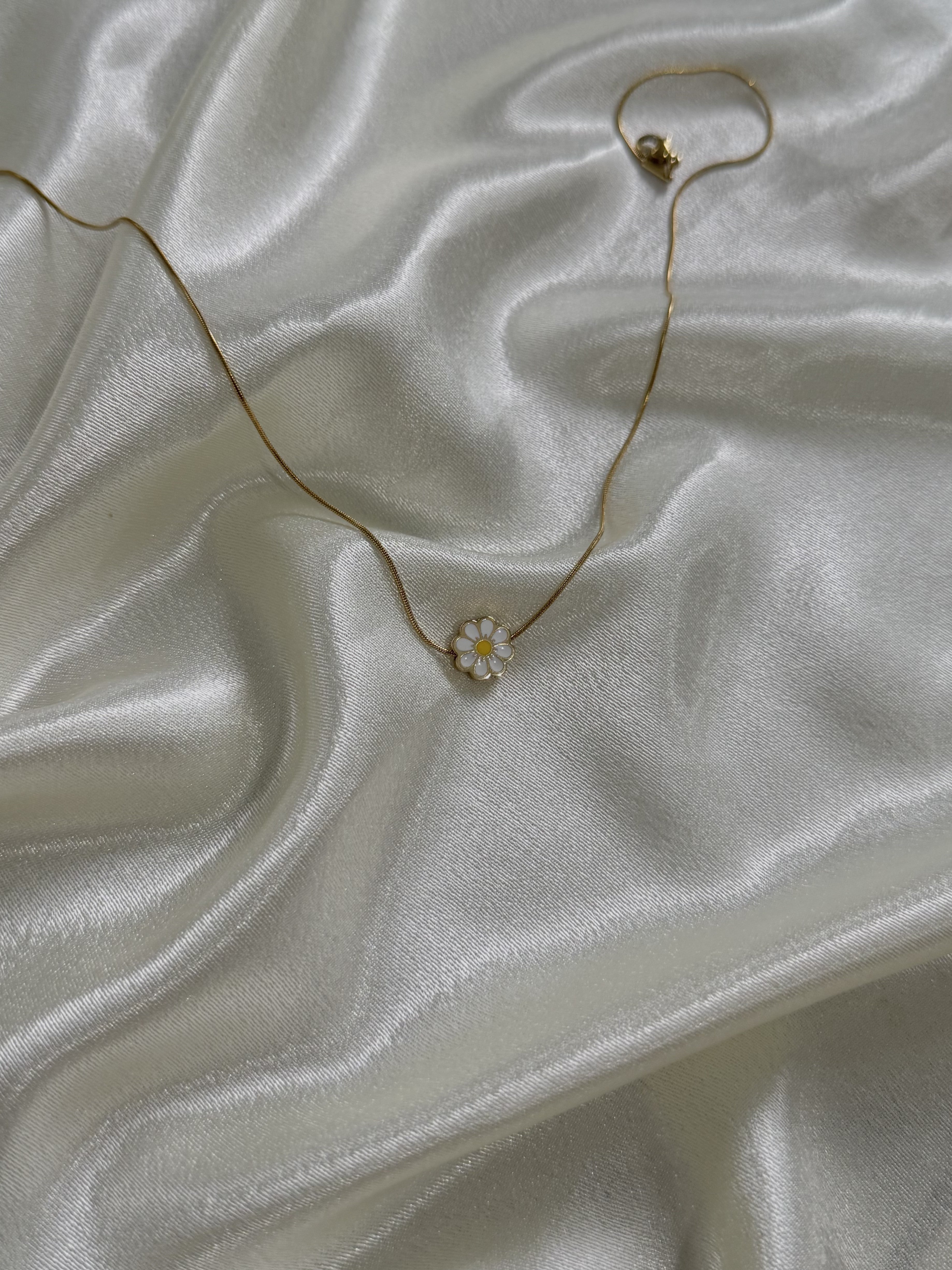 The Signature Daisy Necklace