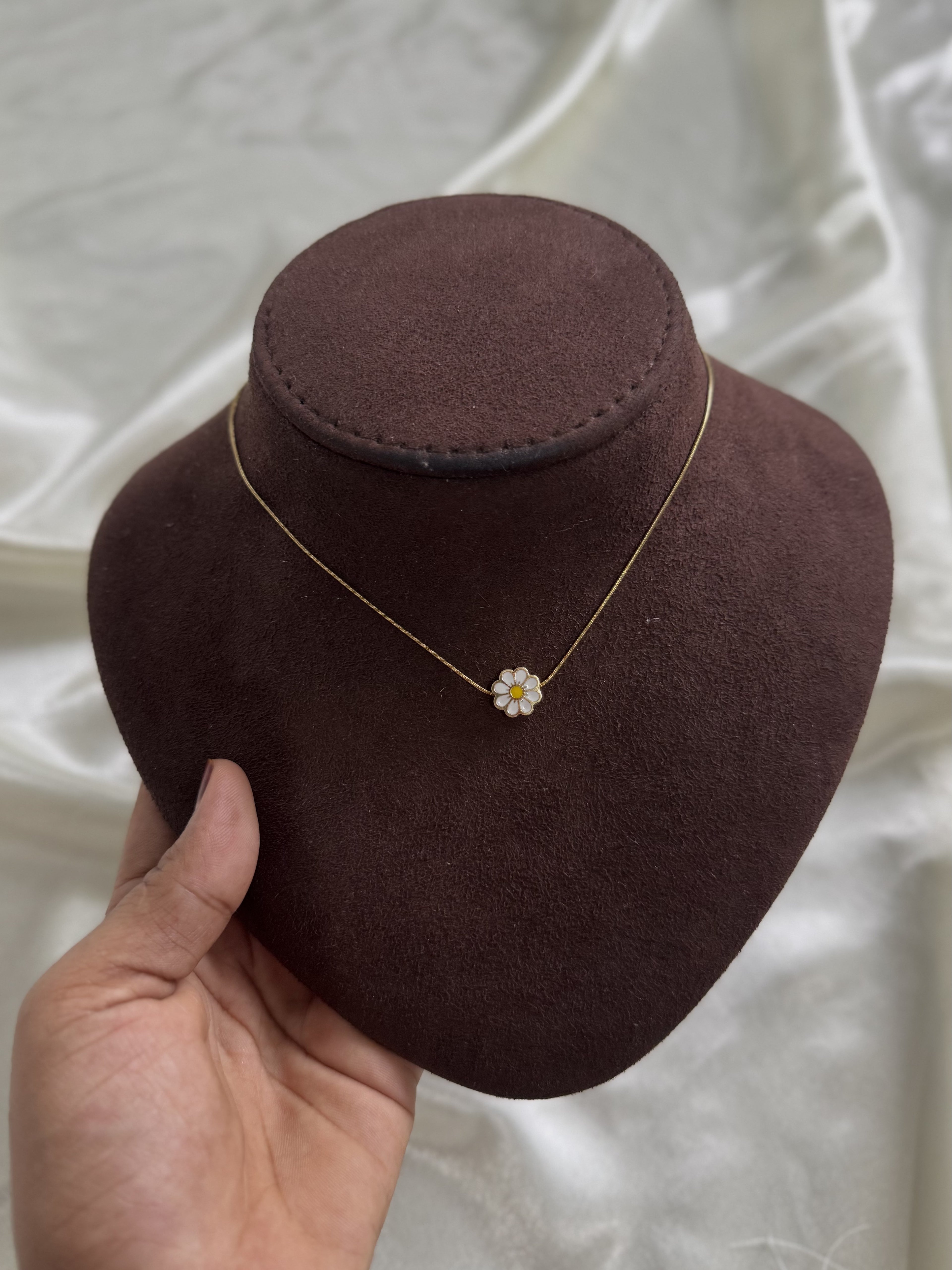 The Signature Daisy Necklace