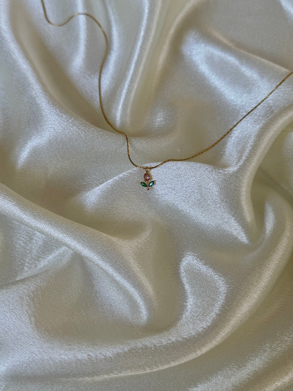 Tulip necklace (pink)