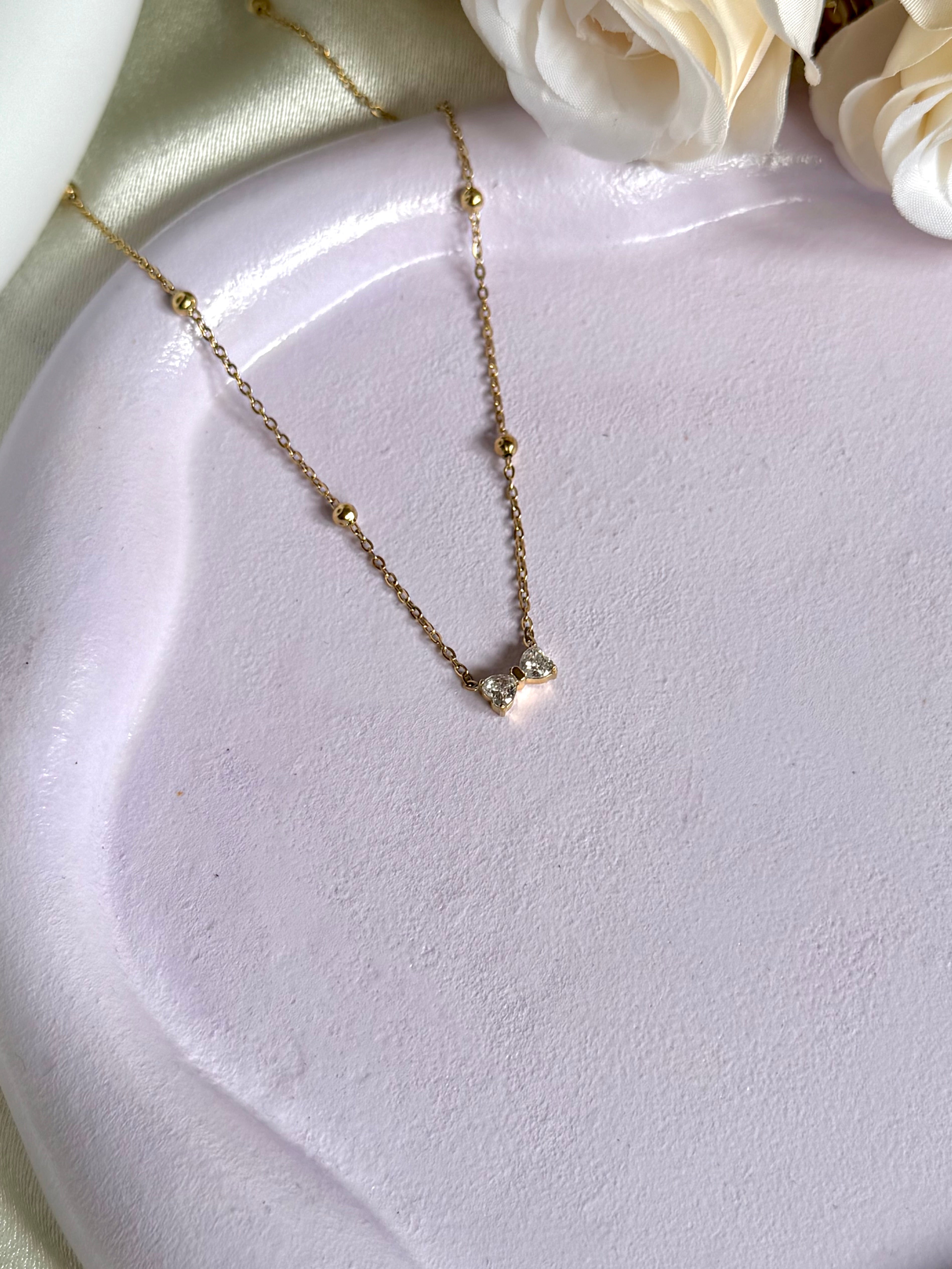 Bow necklace
