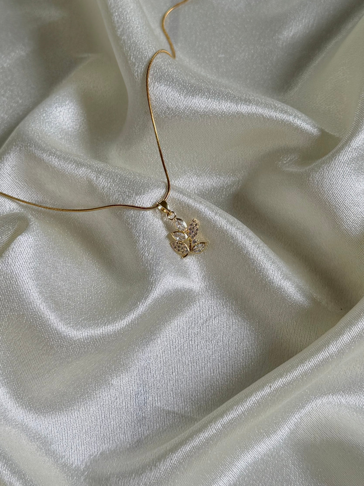 Fleuré Vine Necklace