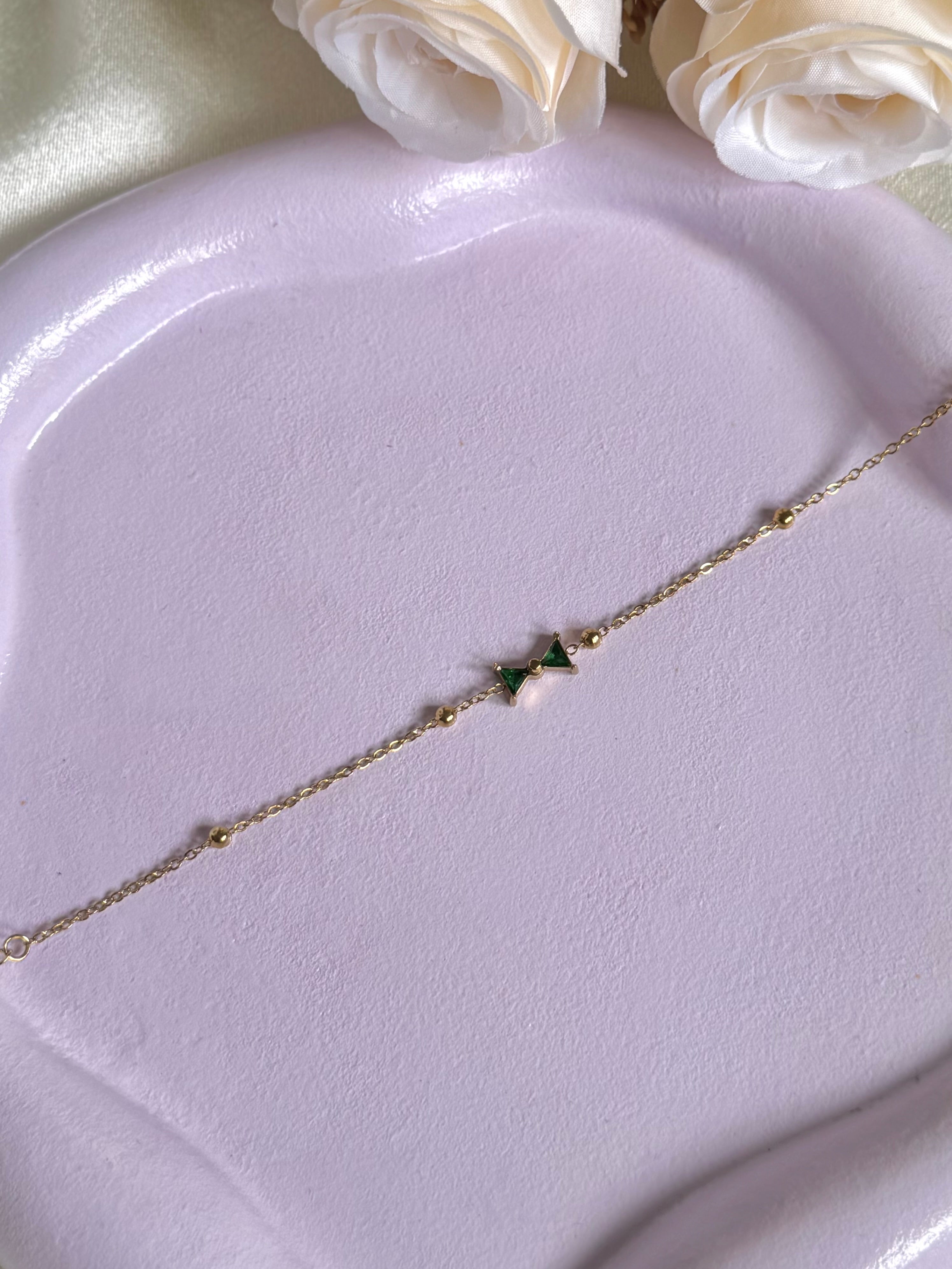 Emerald bow bracelet