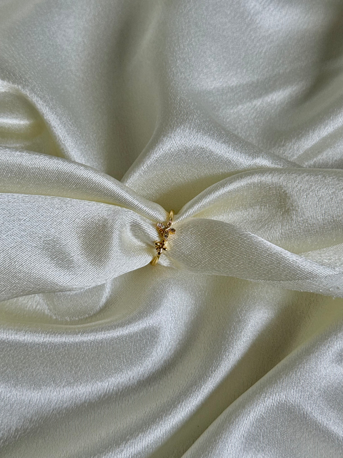 Papillon ring