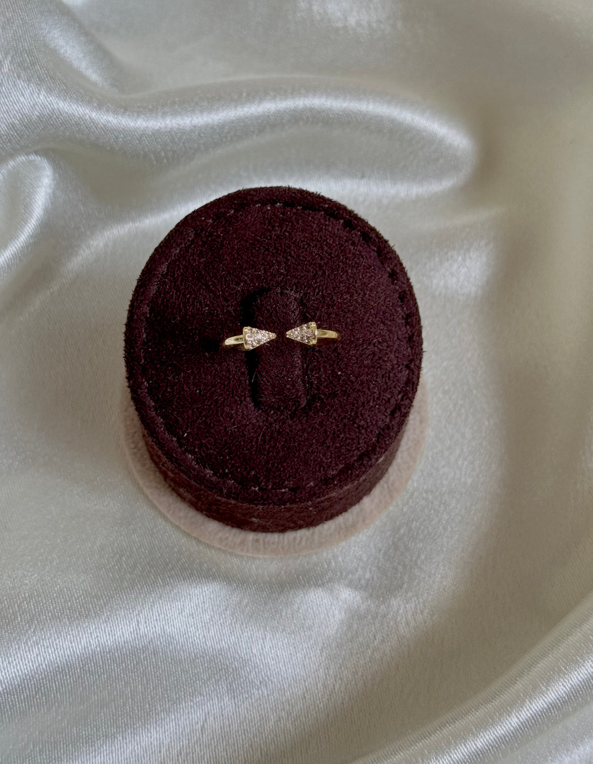 Élise Arrow Ring