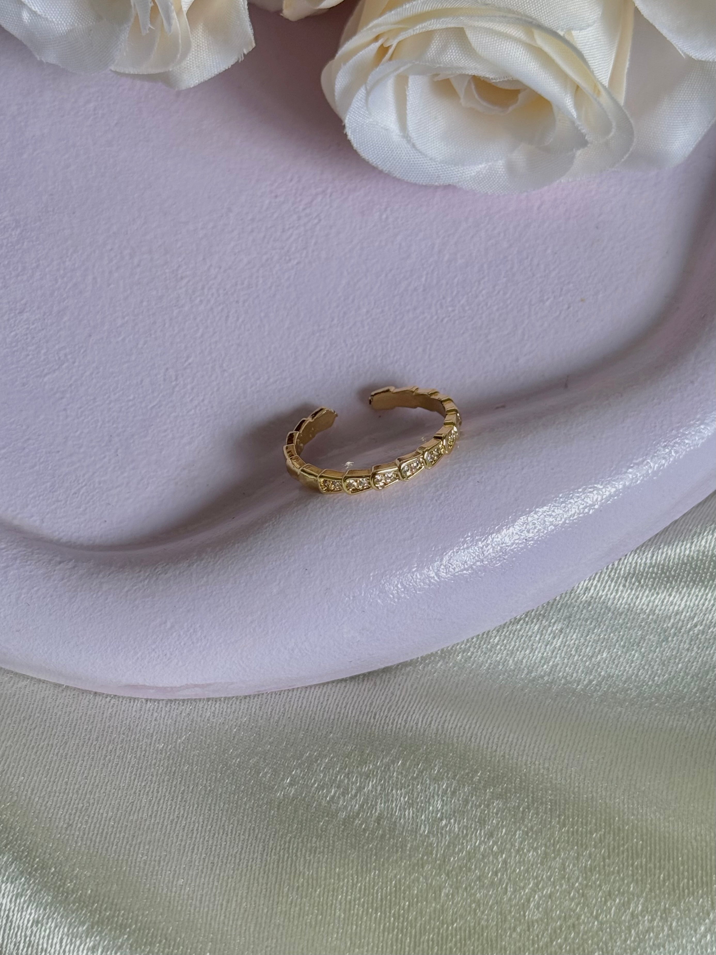 Celeste spark ring (adjustable)