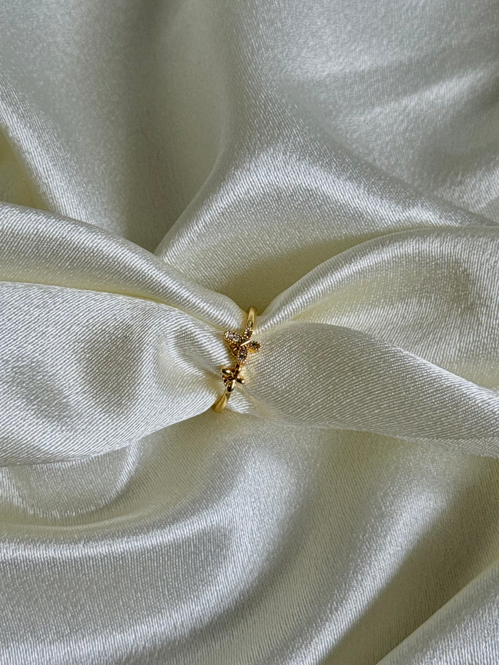 Papillon ring