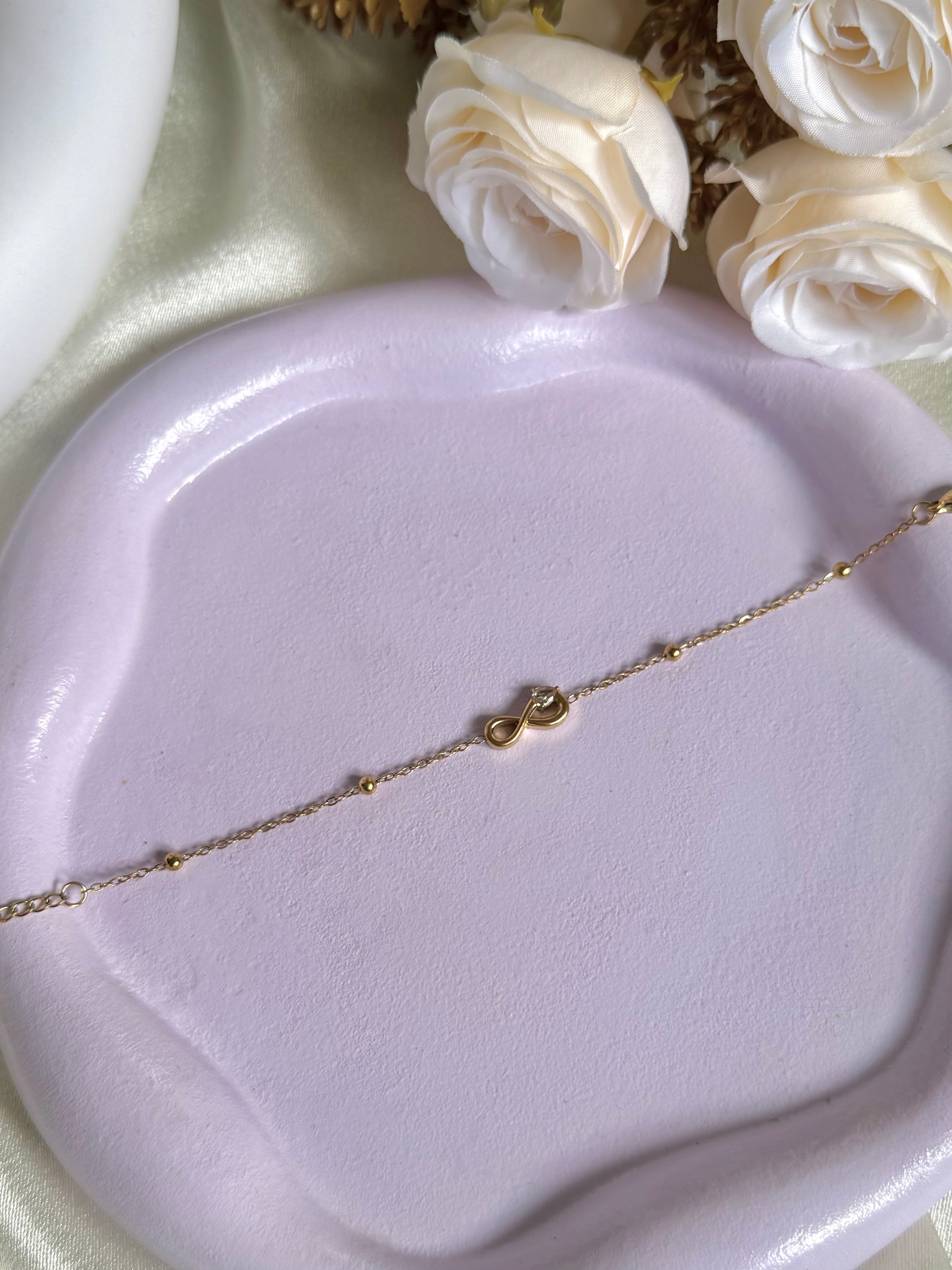 Infinity bracelet (single stone)