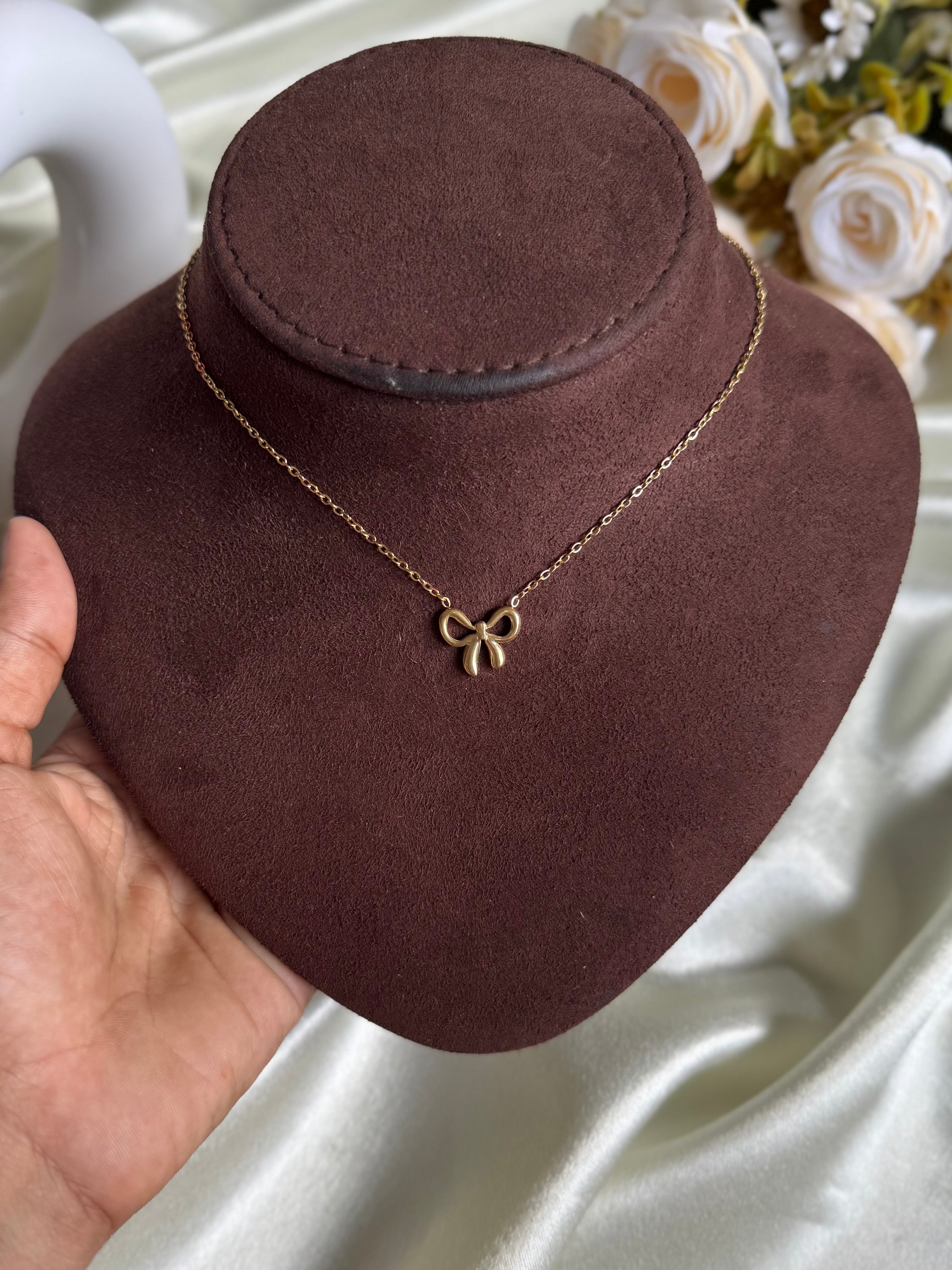 Coquette bow necklace