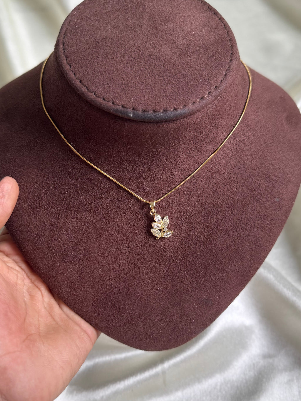 Fleuré Vine Necklace