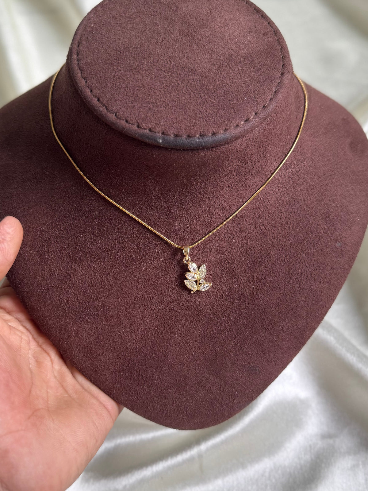 Fleuré Vine Necklace