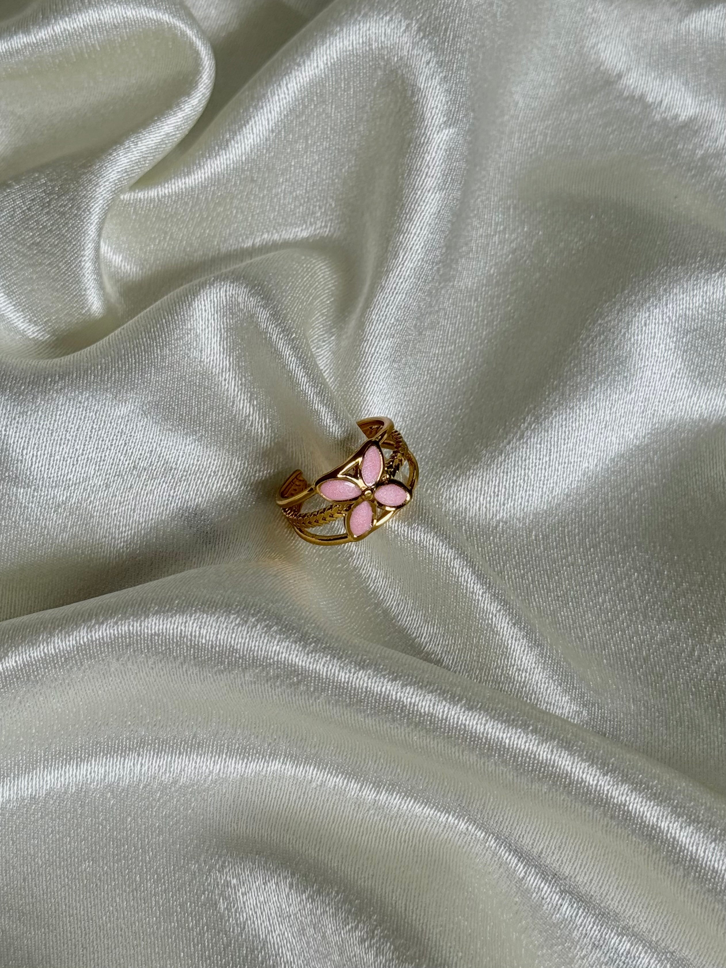 🌸 Rosalie Bloom Ring