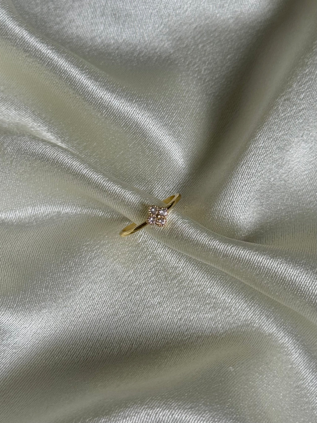 Rosette Glow Ring