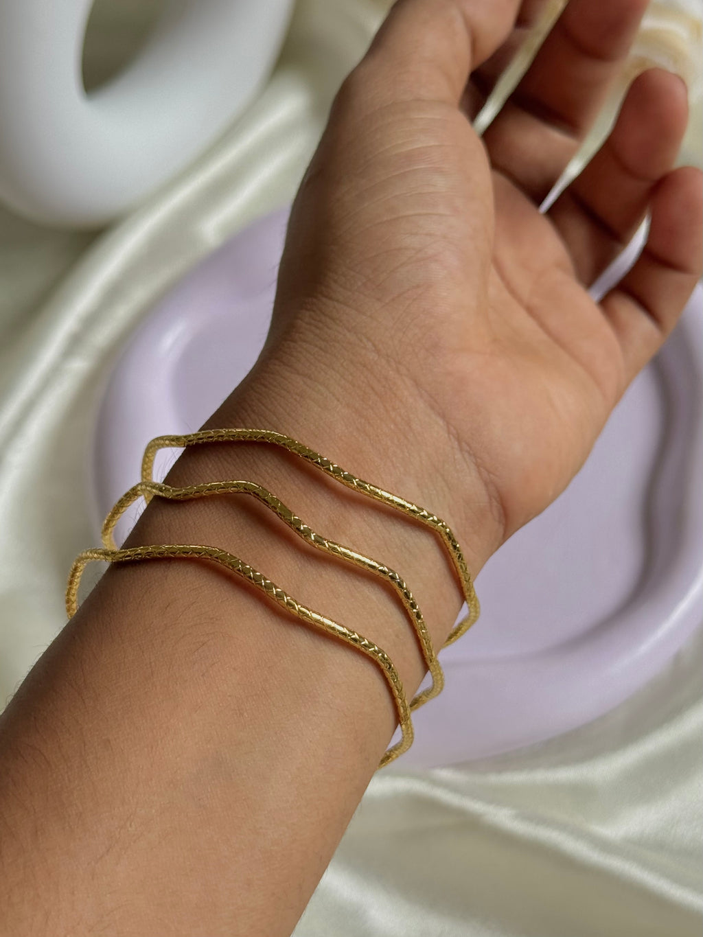 Serpentine bangle (single piece)