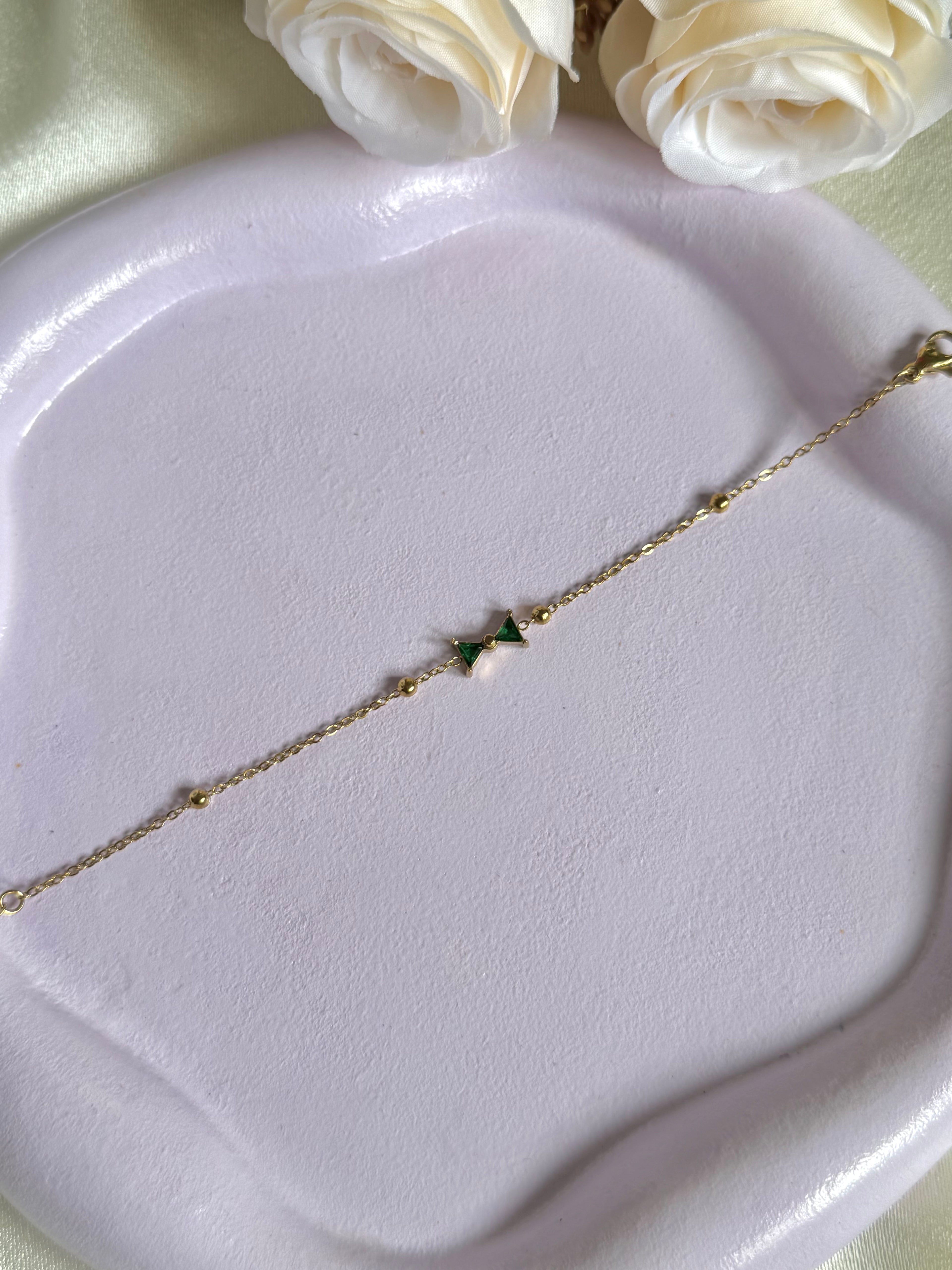 Emerald bow bracelet