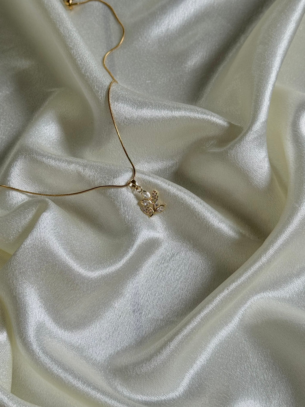 Fleuré Vine Necklace