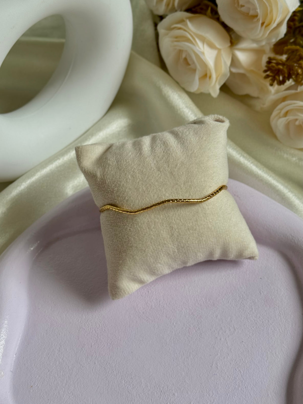 Serpentine bangle (single piece)