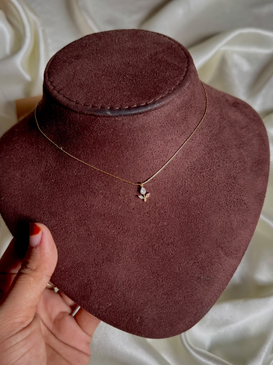Tulip Necklace – White
