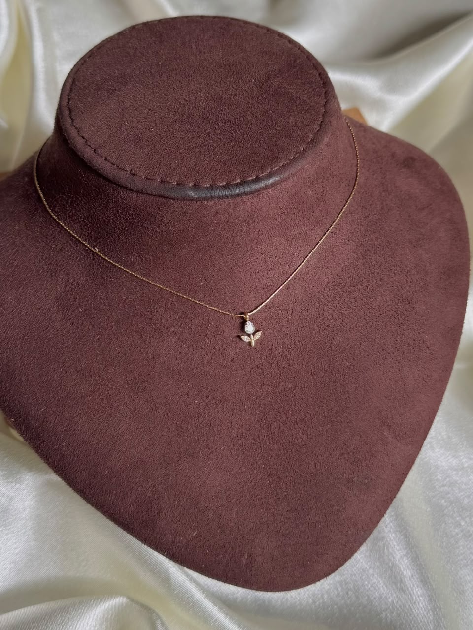 Tulip Necklace – White